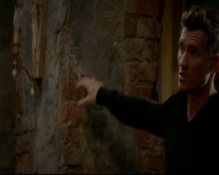 VampireDiariesWorld-dot-nl_TheOriginals_3x16AloneWithEverybody0852.jpg