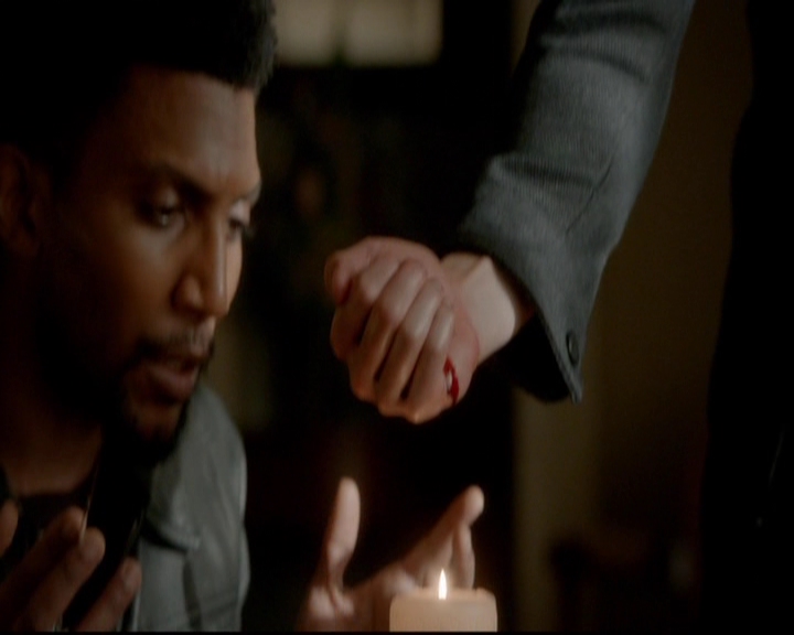 VampireDiariesWorld-dot-nl_TheOriginals_3x16AloneWithEverybody1231.jpg