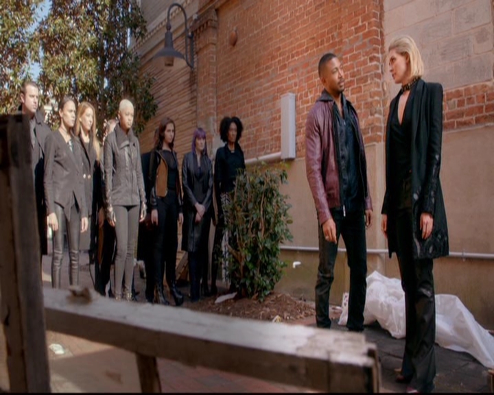 VampireDiariesWorld-dot-nl_TheOriginals_3x16AloneWithEverybody1280.jpg