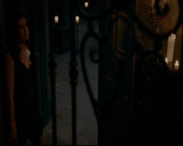 VampireDiariesWorld-dot-nl_TheOriginals_3x16AloneWithEverybody1542.jpg