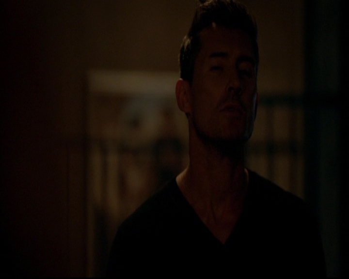 VampireDiariesWorld-dot-nl_TheOriginals_3x16AloneWithEverybody1553.jpg