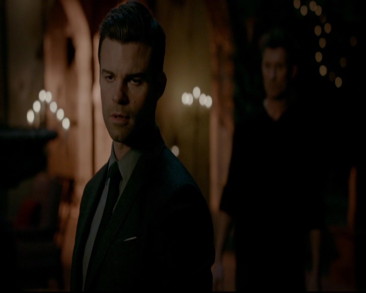 VampireDiariesWorld-dot-nl_TheOriginals_3x16AloneWithEverybody1645.jpg