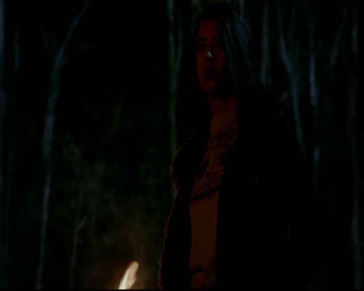 VampireDiariesWorld-dot-nl_TheOriginals_3x16AloneWithEverybody1718.jpg