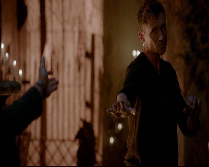 VampireDiariesWorld-dot-nl_TheOriginals_3x16AloneWithEverybody1831.jpg