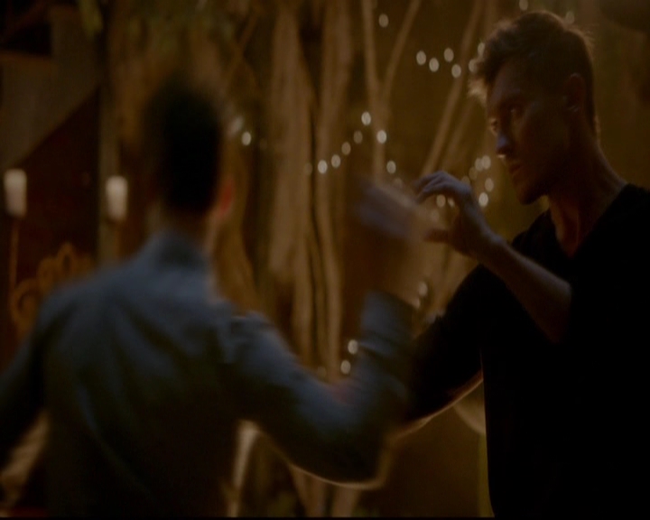 VampireDiariesWorld-dot-nl_TheOriginals_3x16AloneWithEverybody1837.jpg