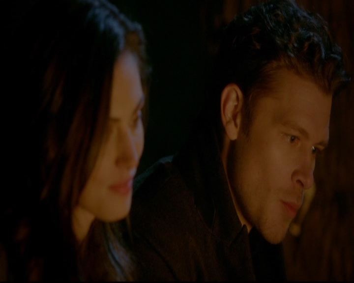 VampireDiariesWorld-dot-nl_TheOriginals_3x16AloneWithEverybody2100.jpg