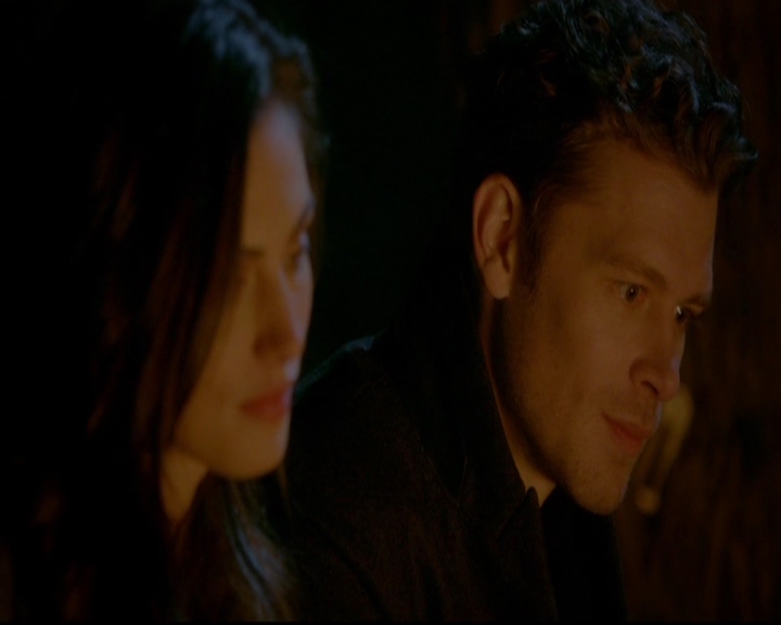 VampireDiariesWorld-dot-nl_TheOriginals_3x16AloneWithEverybody2101.jpg