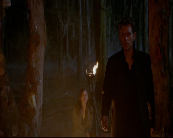 VampireDiariesWorld-dot-nl_TheOriginals_3x16AloneWithEverybody2112.jpg