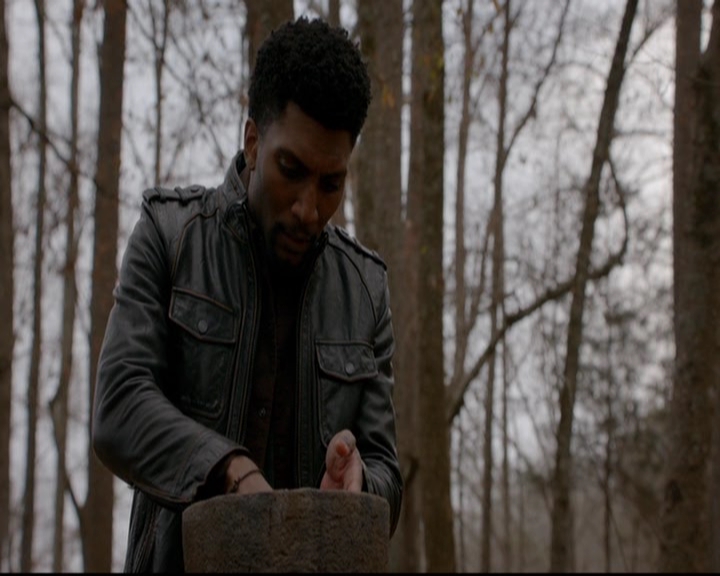 VampireDiariesWorld-dot-nl_TheOriginals_3x17BehindTheBlackHorizon0464.jpg