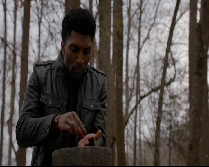 VampireDiariesWorld-dot-nl_TheOriginals_3x17BehindTheBlackHorizon0465.jpg