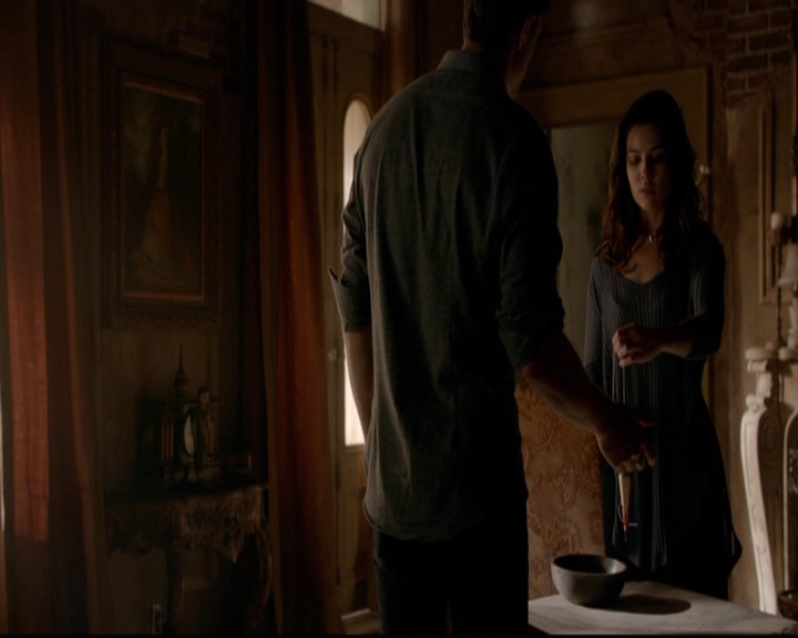 VampireDiariesWorld-dot-nl_TheOriginals_3x17BehindTheBlackHorizon0477.jpg