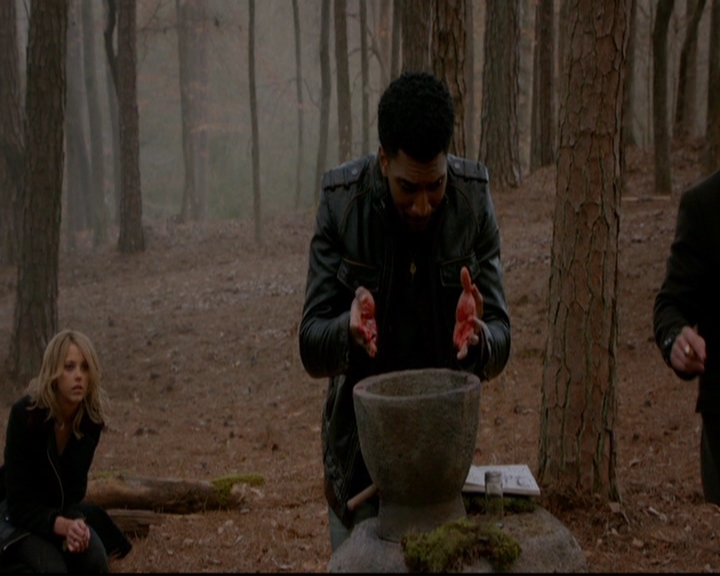 VampireDiariesWorld-dot-nl_TheOriginals_3x17BehindTheBlackHorizon0597.jpg