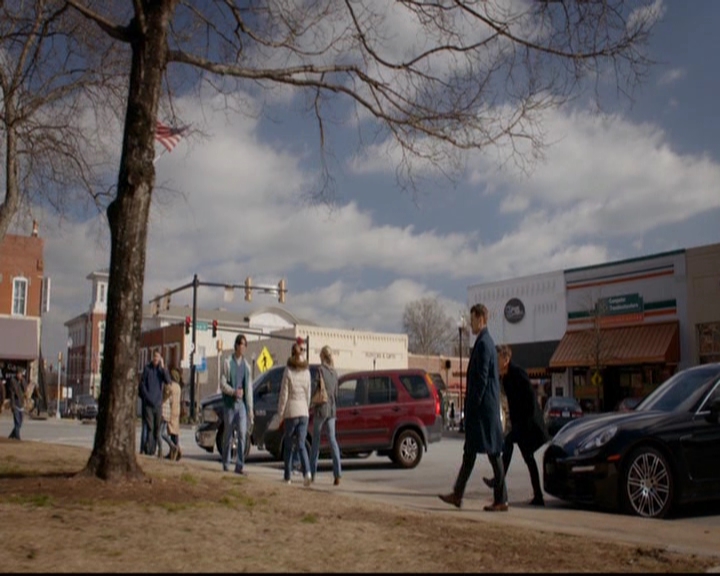 VampireDiariesWorld-dot-nl_TheOriginals_3x17BehindTheBlackHorizon0804.jpg