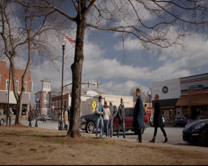 VampireDiariesWorld-dot-nl_TheOriginals_3x17BehindTheBlackHorizon0805.jpg