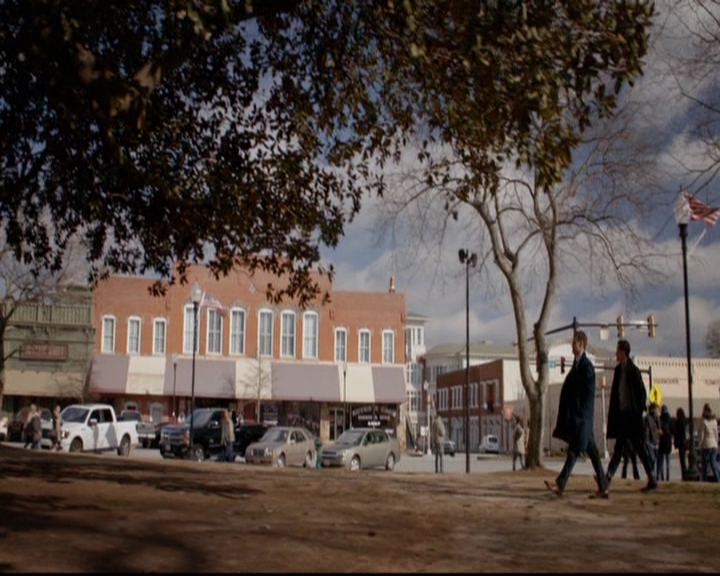 VampireDiariesWorld-dot-nl_TheOriginals_3x17BehindTheBlackHorizon0810.jpg