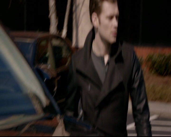 VampireDiariesWorld-dot-nl_TheOriginals_3x17BehindTheBlackHorizon0865.jpg