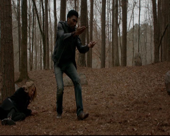 VampireDiariesWorld-dot-nl_TheOriginals_3x17BehindTheBlackHorizon1227.jpg