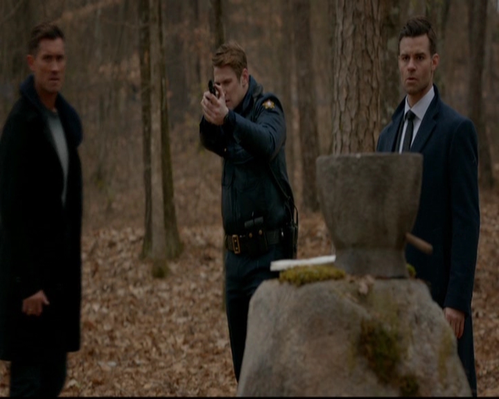 VampireDiariesWorld-dot-nl_TheOriginals_3x17BehindTheBlackHorizon1285.jpg