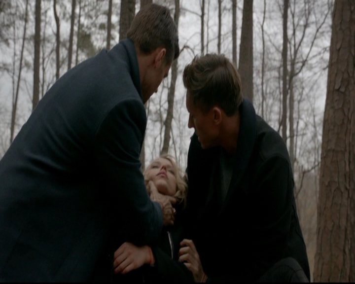 VampireDiariesWorld-dot-nl_TheOriginals_3x17BehindTheBlackHorizon1301.jpg