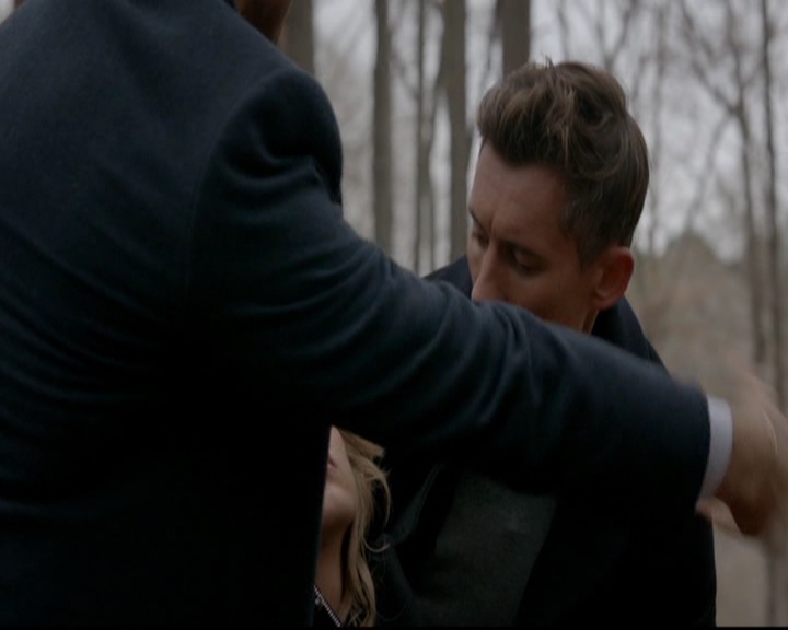 VampireDiariesWorld-dot-nl_TheOriginals_3x17BehindTheBlackHorizon1302.jpg