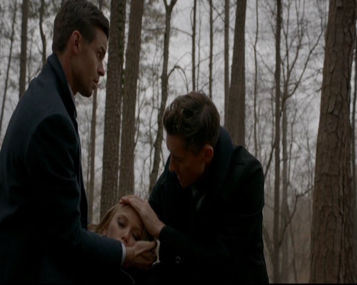 VampireDiariesWorld-dot-nl_TheOriginals_3x17BehindTheBlackHorizon1306.jpg