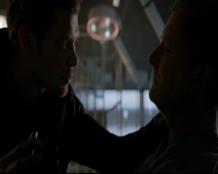 VampireDiariesWorld-dot-nl_TheOriginals_3x17BehindTheBlackHorizon1318.jpg