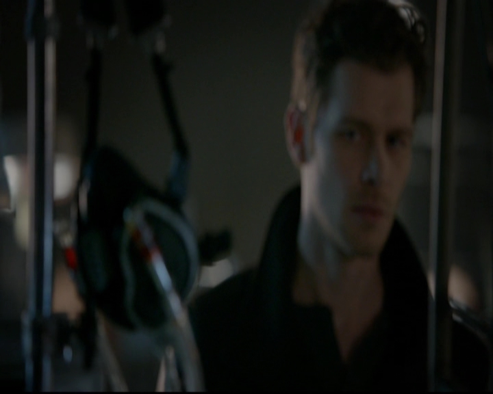 VampireDiariesWorld-dot-nl_TheOriginals_3x17BehindTheBlackHorizon1339.jpg