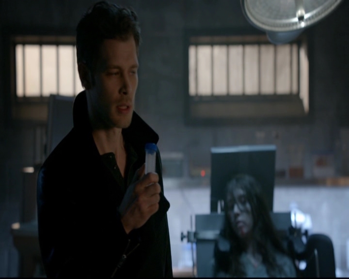 VampireDiariesWorld-dot-nl_TheOriginals_3x17BehindTheBlackHorizon1359.jpg