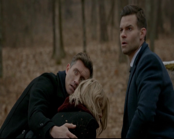 VampireDiariesWorld-dot-nl_TheOriginals_3x17BehindTheBlackHorizon1402.jpg