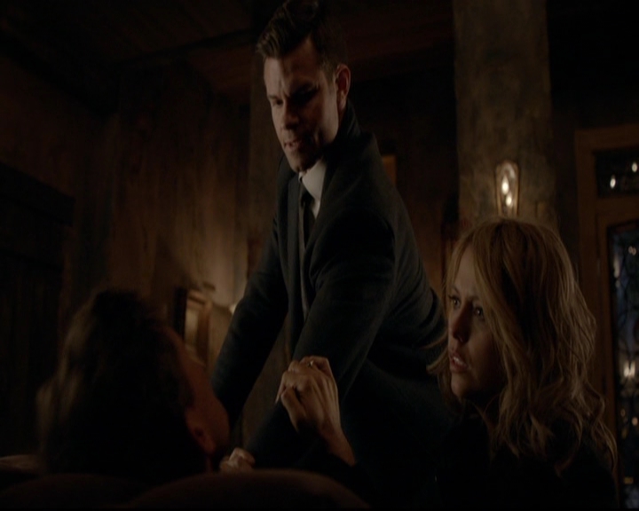 VampireDiariesWorld-dot-nl_TheOriginals_3x17BehindTheBlackHorizon1645.jpg