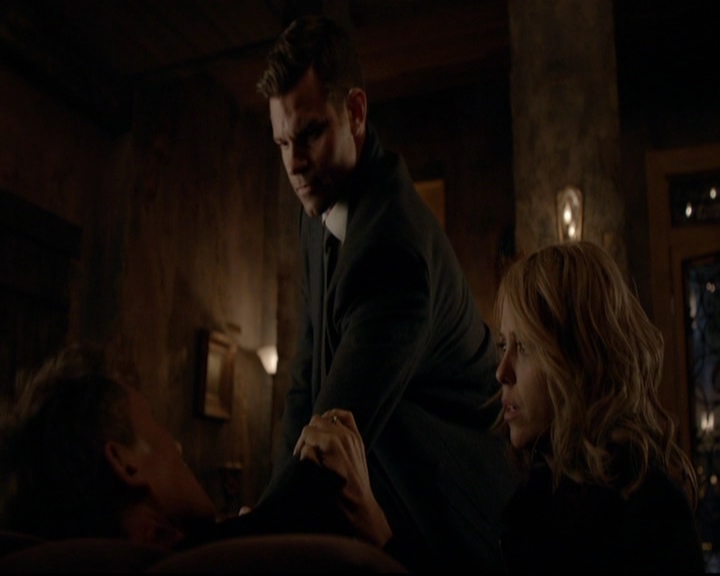 VampireDiariesWorld-dot-nl_TheOriginals_3x17BehindTheBlackHorizon1647.jpg