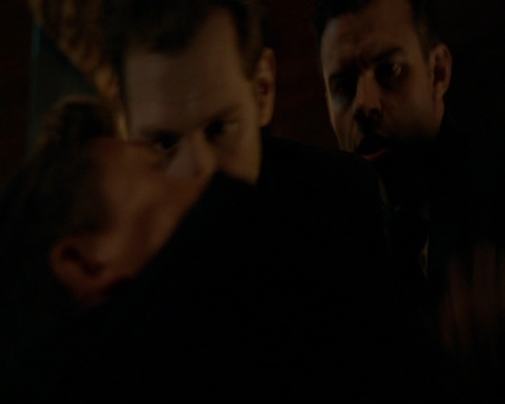 VampireDiariesWorld-dot-nl_TheOriginals_3x17BehindTheBlackHorizon1813.jpg