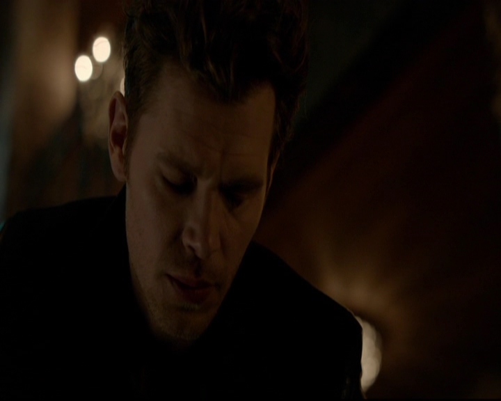 VampireDiariesWorld-dot-nl_TheOriginals_3x17BehindTheBlackHorizon1905.jpg