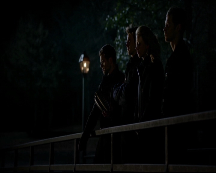 VampireDiariesWorld-dot-nl_TheOriginals_3x17BehindTheBlackHorizon1956.jpg