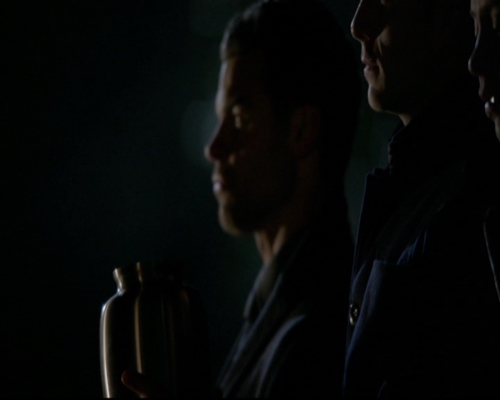 VampireDiariesWorld-dot-nl_TheOriginals_3x17BehindTheBlackHorizon1964.jpg