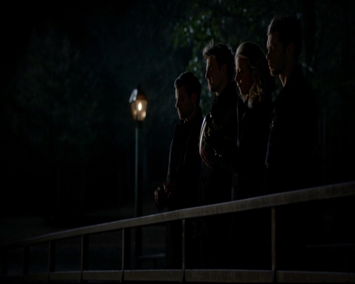 VampireDiariesWorld-dot-nl_TheOriginals_3x17BehindTheBlackHorizon1989.jpg