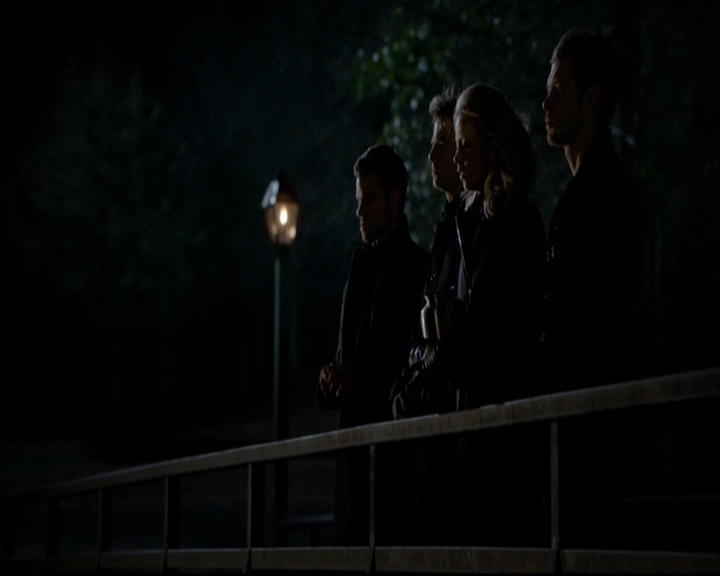 VampireDiariesWorld-dot-nl_TheOriginals_3x17BehindTheBlackHorizon1991.jpg