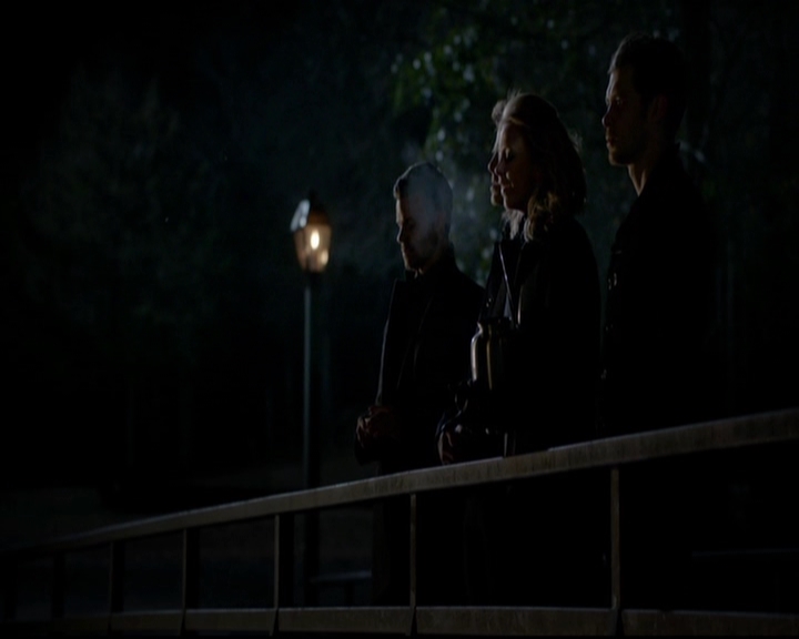 VampireDiariesWorld-dot-nl_TheOriginals_3x17BehindTheBlackHorizon1993.jpg