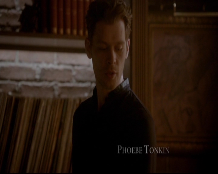 VampireDiariesWorld-dot-nl_TheOriginals_3x18TheDevilComesHereAndSighs0179.jpg