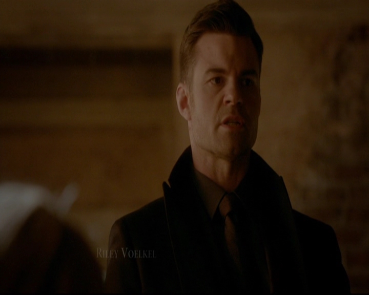 VampireDiariesWorld-dot-nl_TheOriginals_3x18TheDevilComesHereAndSighs0199.jpg