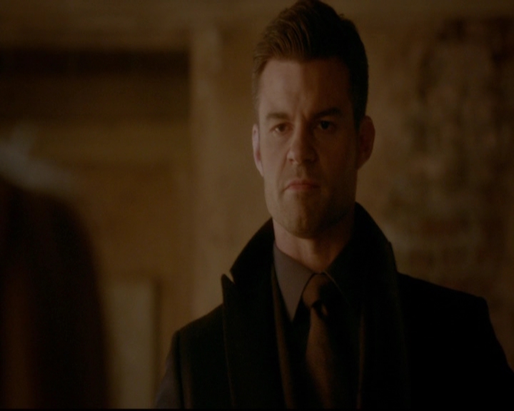 VampireDiariesWorld-dot-nl_TheOriginals_3x18TheDevilComesHereAndSighs0203.jpg