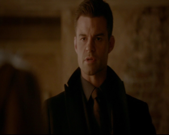 VampireDiariesWorld-dot-nl_TheOriginals_3x18TheDevilComesHereAndSighs0204.jpg