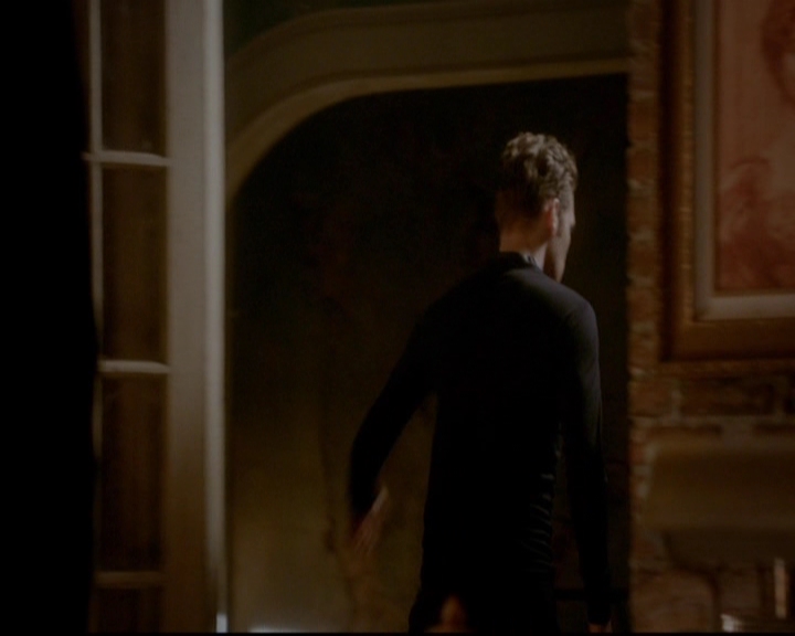 VampireDiariesWorld-dot-nl_TheOriginals_3x18TheDevilComesHereAndSighs0217.jpg