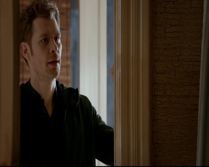 VampireDiariesWorld-dot-nl_TheOriginals_3x18TheDevilComesHereAndSighs0293.jpg