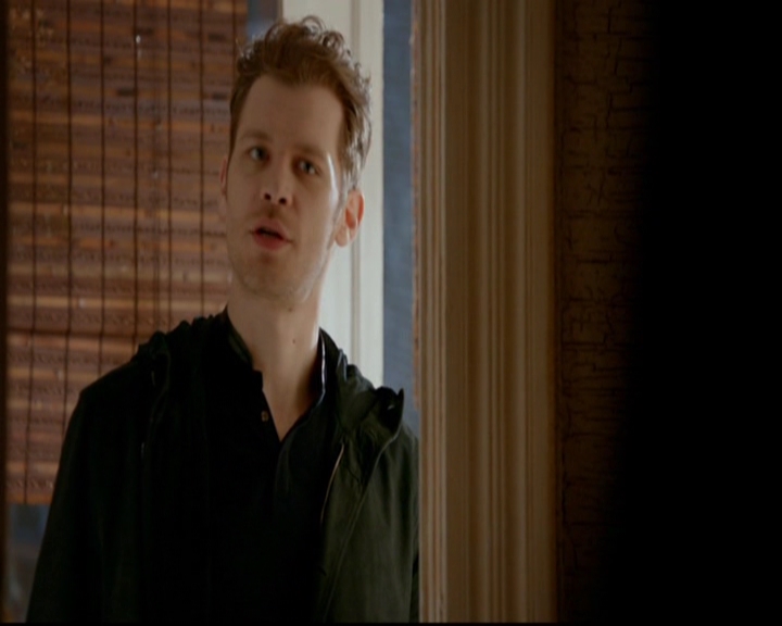 VampireDiariesWorld-dot-nl_TheOriginals_3x18TheDevilComesHereAndSighs0304.jpg