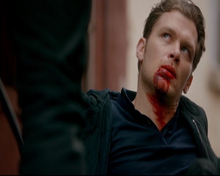 VampireDiariesWorld-dot-nl_TheOriginals_3x18TheDevilComesHereAndSighs0427.jpg