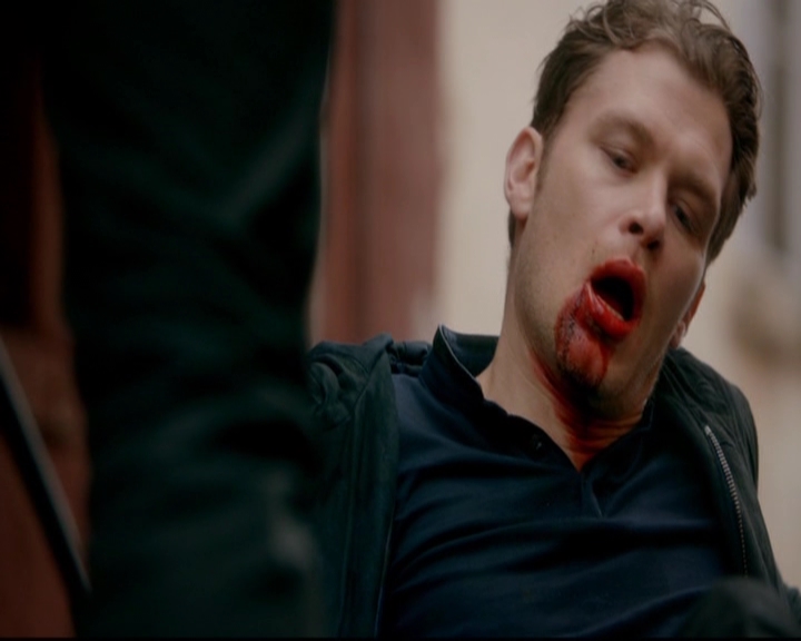 VampireDiariesWorld-dot-nl_TheOriginals_3x18TheDevilComesHereAndSighs0431.jpg