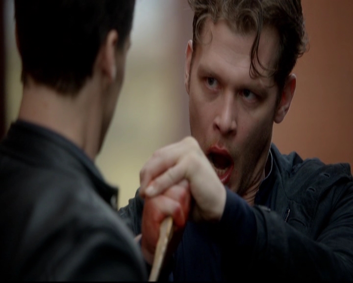 VampireDiariesWorld-dot-nl_TheOriginals_3x18TheDevilComesHereAndSighs0447.jpg