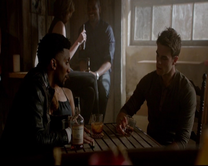 VampireDiariesWorld-dot-nl_TheOriginals_3x18TheDevilComesHereAndSighs0483.jpg