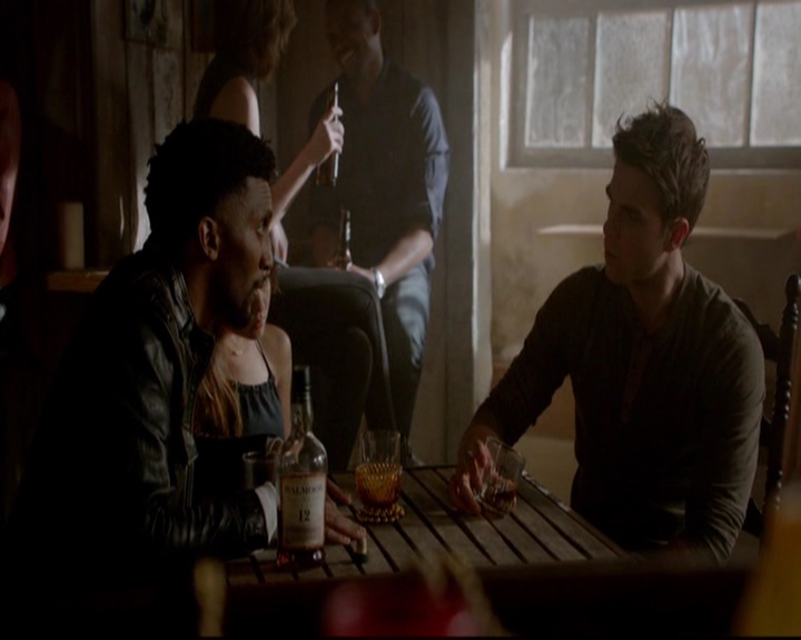 VampireDiariesWorld-dot-nl_TheOriginals_3x18TheDevilComesHereAndSighs0484.jpg